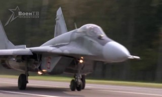 На трассу Минск-Могилев сели боевые самолеты