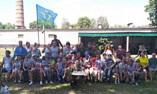 Голубые береты устроили детям праздник в честь Дня десантников